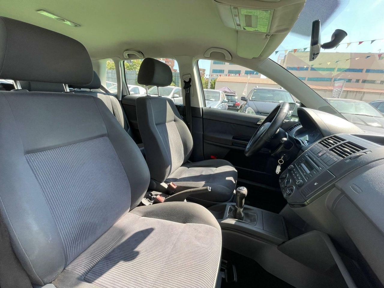 Volkswagen Polo 1.4 80CV - Foto 11