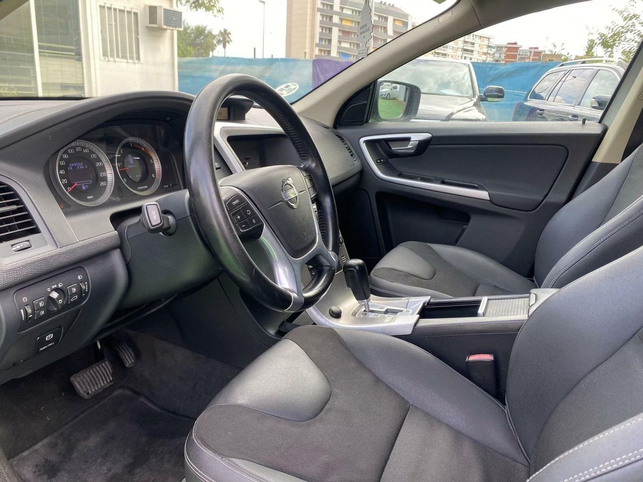 Volvo XC60 2.4 205CV AWD KINETIC AUTO - Foto 10