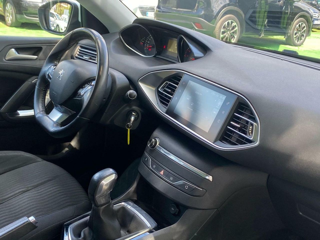 Peugeot 308 1.2 110CV - Foto 14