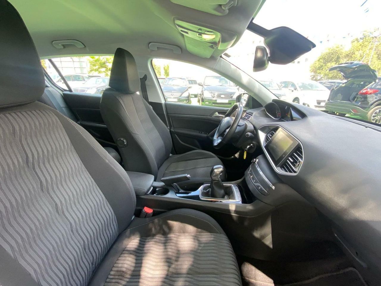 Peugeot 308 1.2 110CV - Foto 13