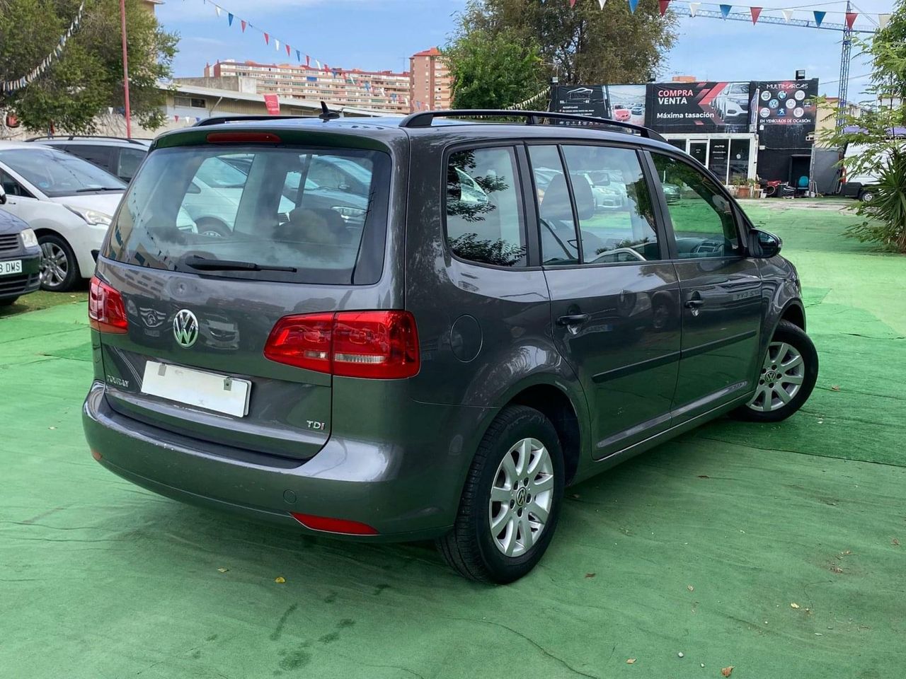 Volkswagen Touran 1.6 105CV - Foto 19
