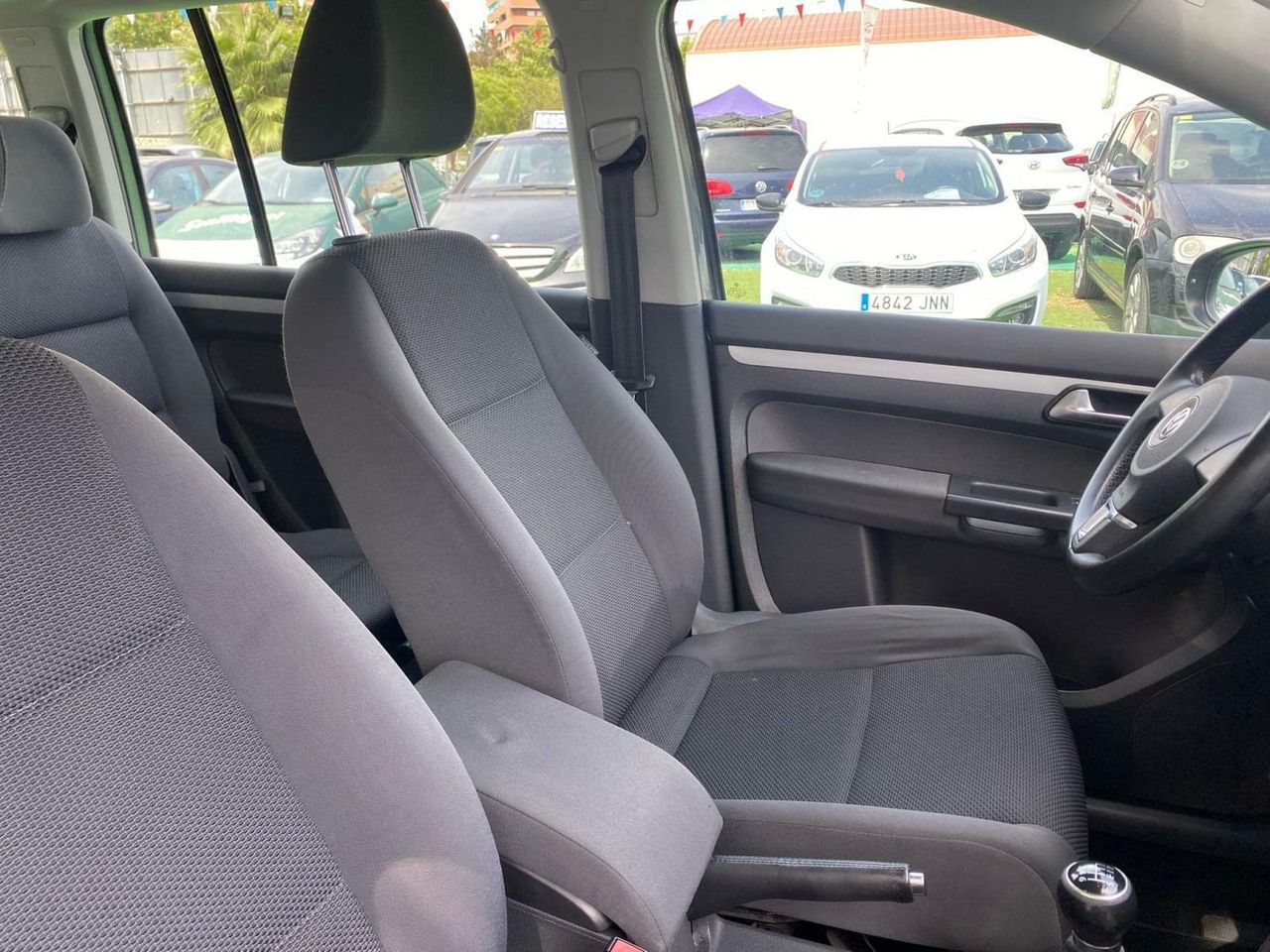 Volkswagen Touran 1.6 105CV - Foto 14