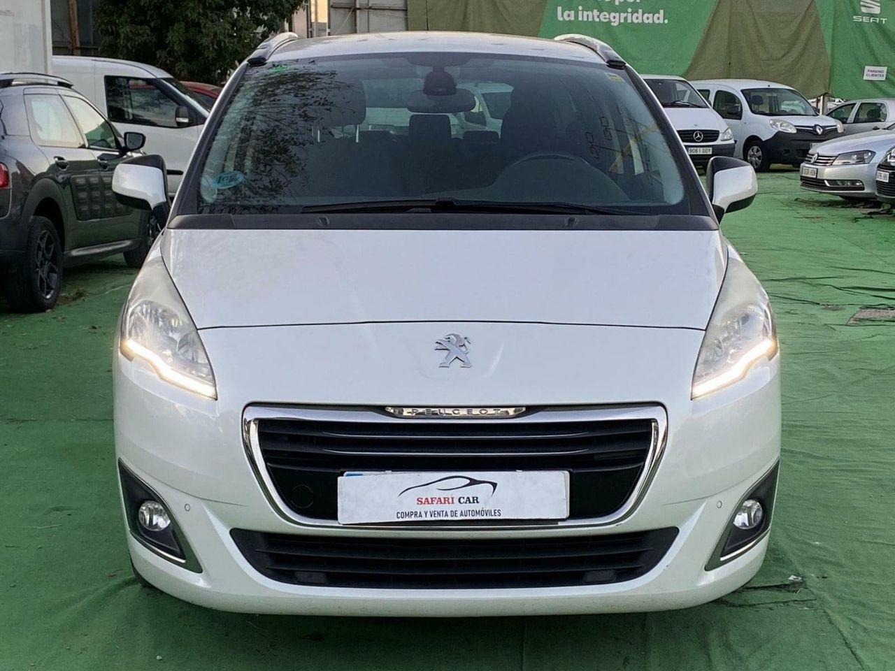 Peugeot 5008 1.6 120CV Active  BlueHDi 120 EAT6 - Foto 21