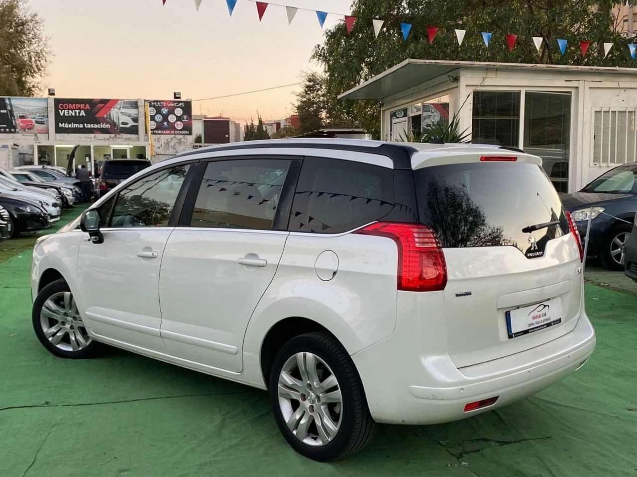 Peugeot 5008 1.6 120CV Active  BlueHDi 120 EAT6 - Foto 16