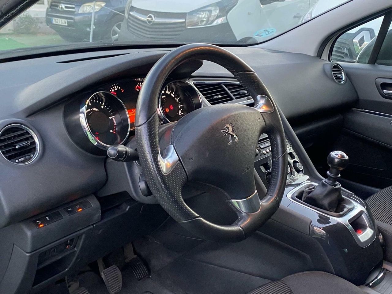 Peugeot 5008 1.6 120CV Active  BlueHDi 120 EAT6 - Foto 8