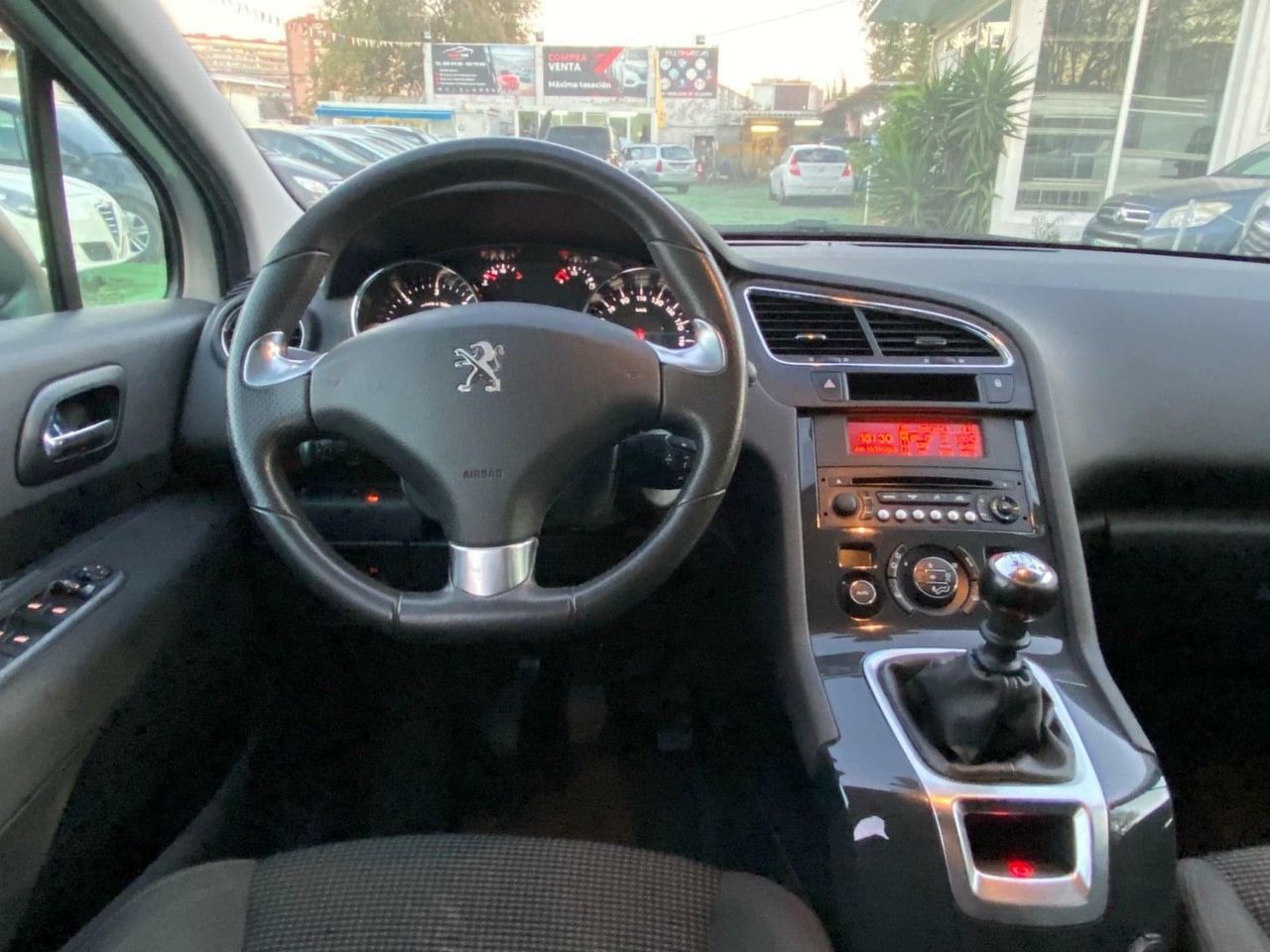 Peugeot 5008 1.6 120CV Active  BlueHDi 120 EAT6 - Foto 27