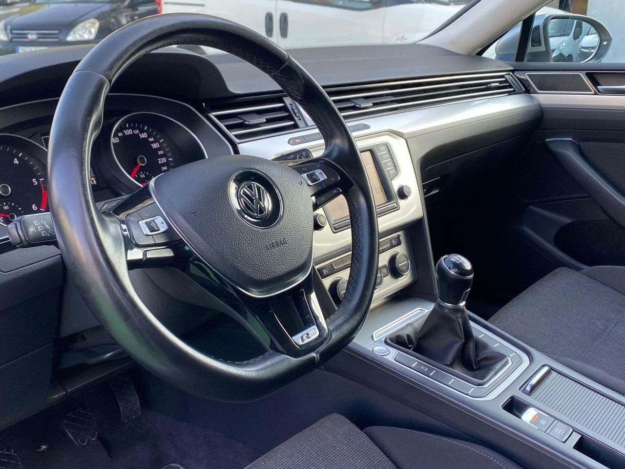 Volkswagen Passat 2.0 150CV - Foto 8