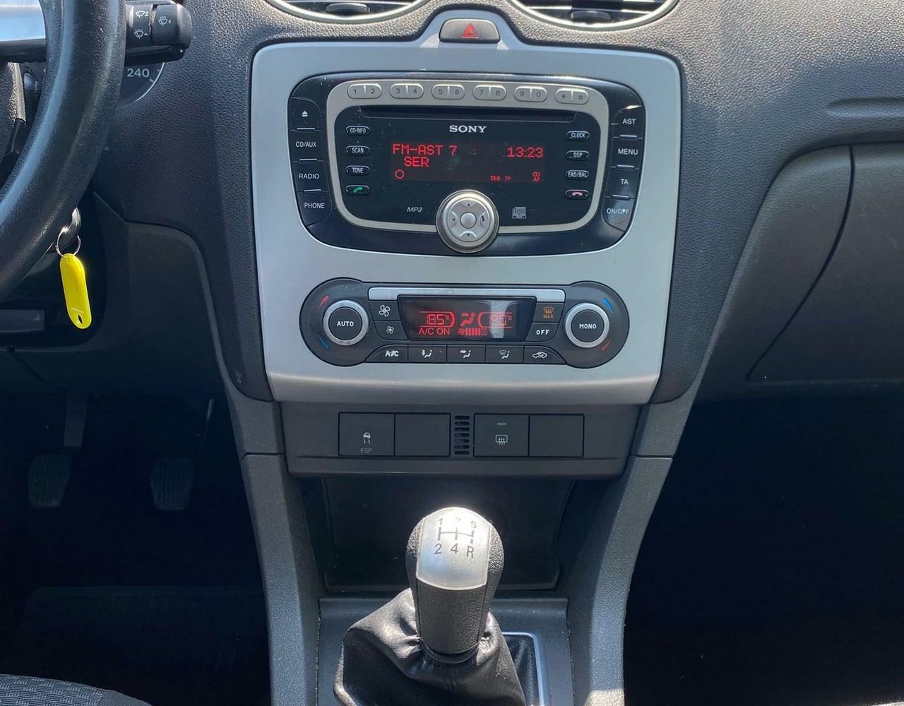 Ford Focus 1.6 101CV - Foto 39