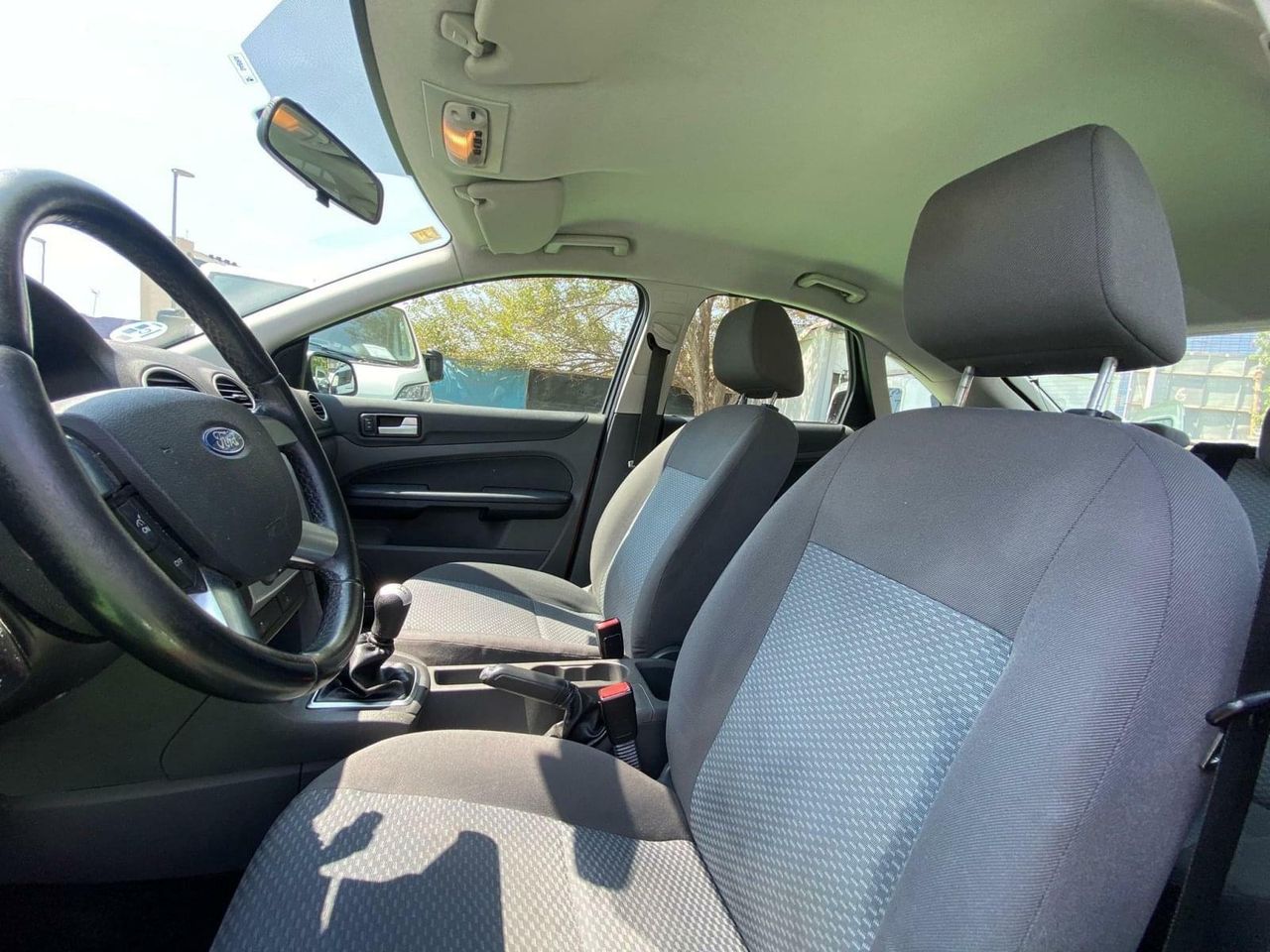 Ford Focus 1.6 101CV - Foto 12