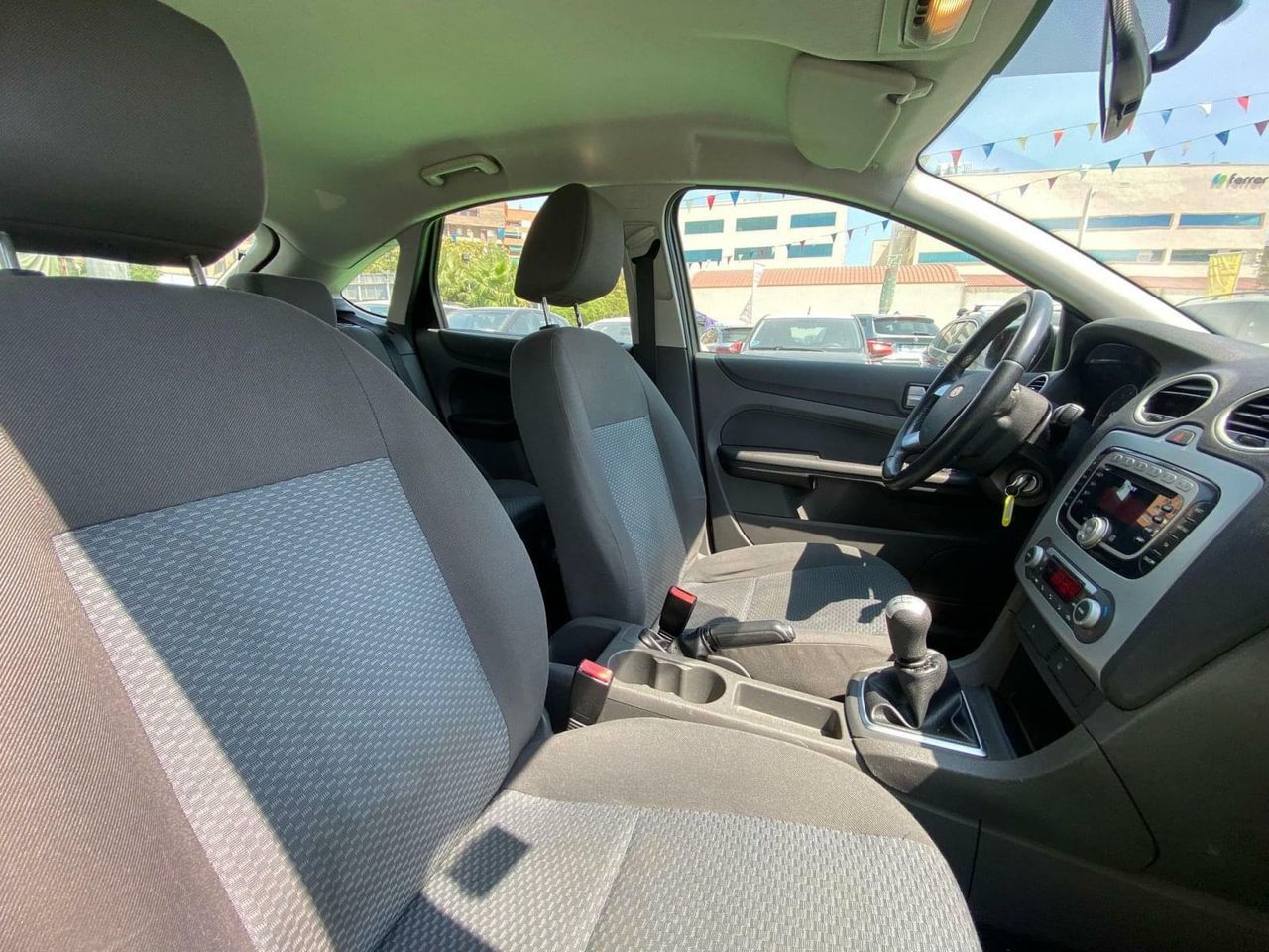 Ford Focus 1.6 101CV - Foto 16