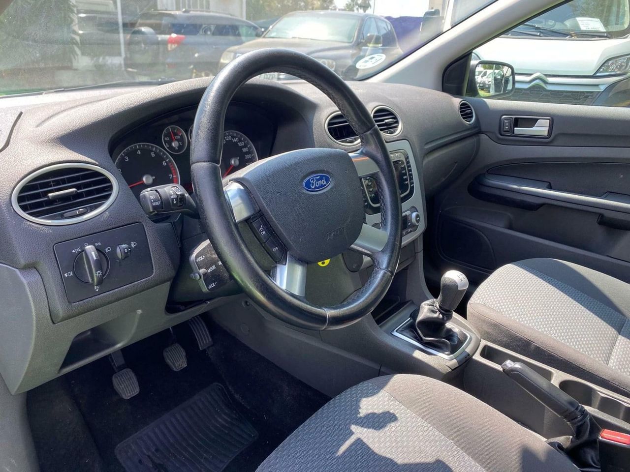 Ford Focus 1.6 101CV - Foto 8