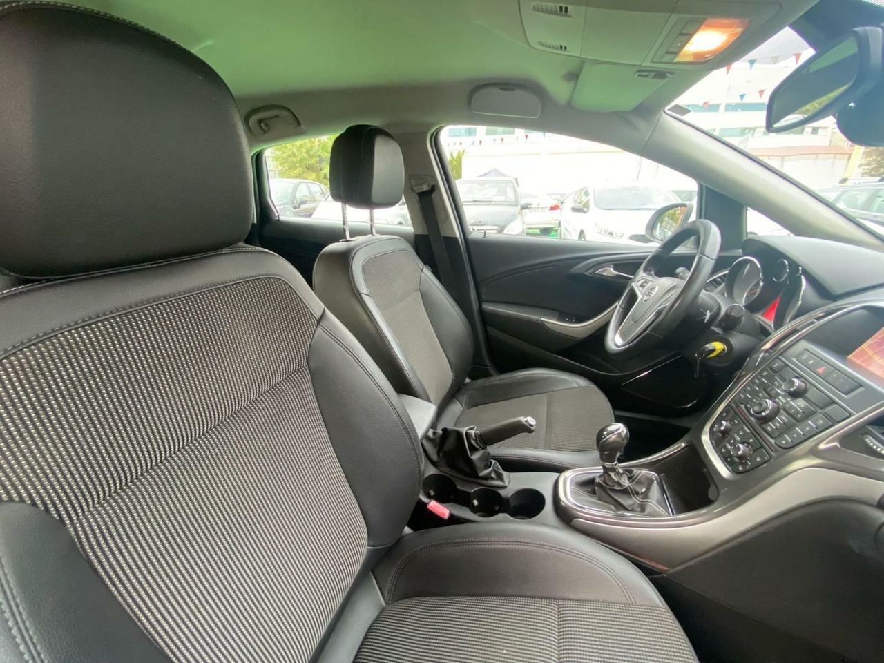 Opel Astra 1.4 140CV - Foto 35