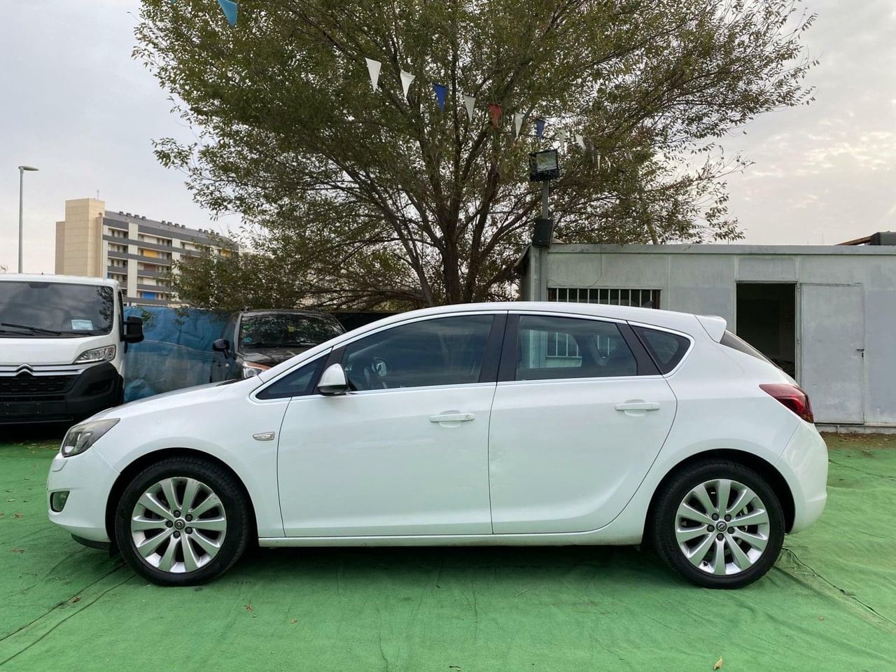Opel Astra 1.4 140CV - Foto 29