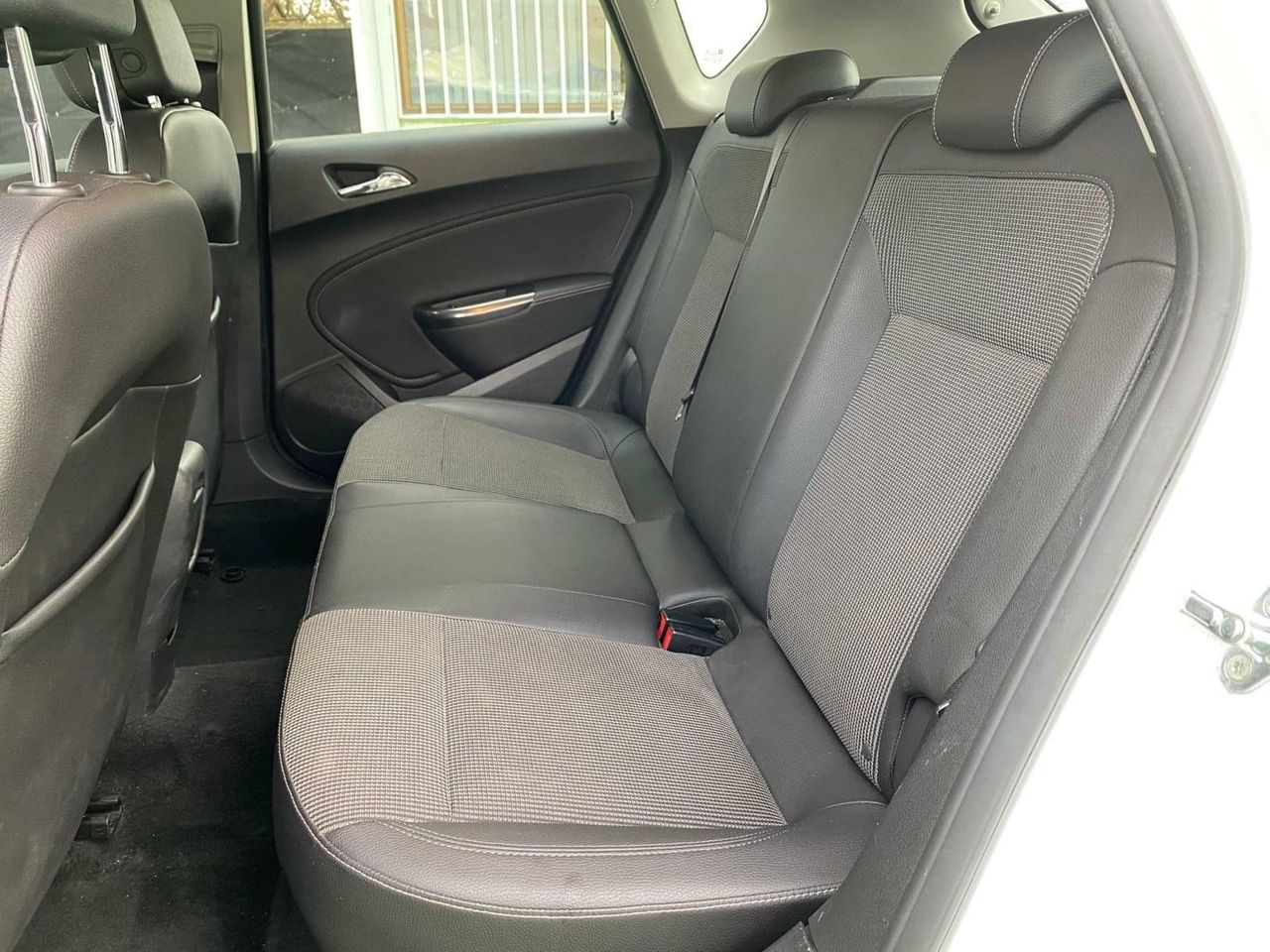 Opel Astra 1.4 140CV - Foto 19