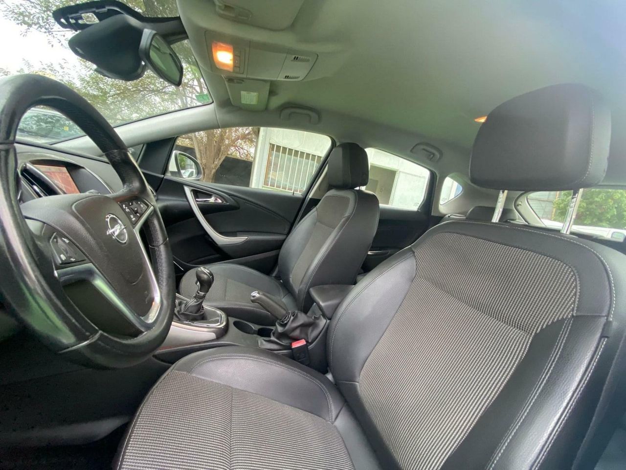 Opel Astra 1.4 140CV - Foto 32