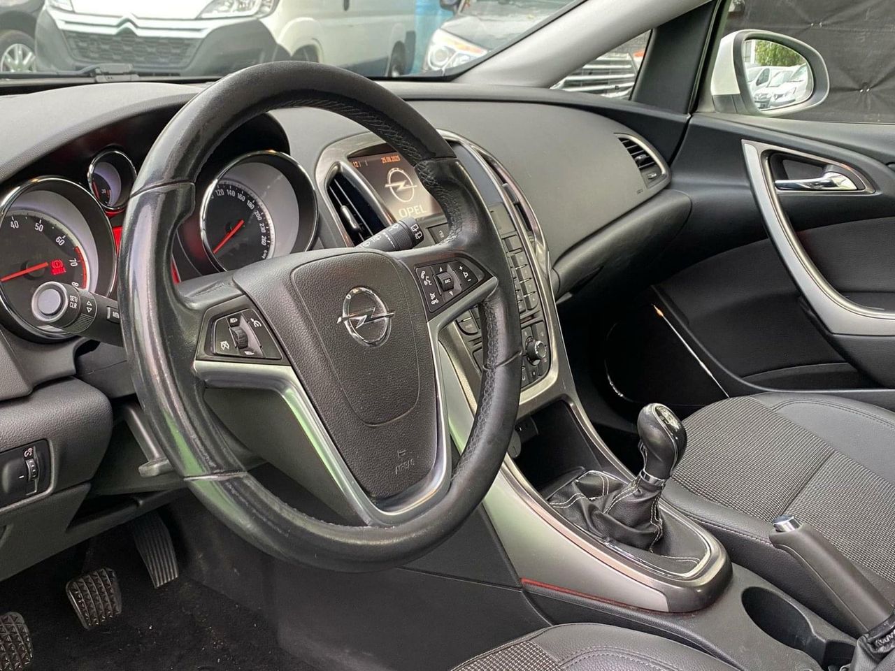 Opel Astra 1.4 140CV - Foto 31