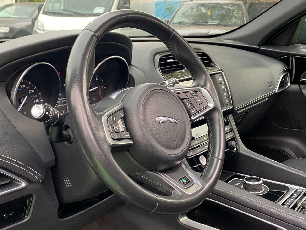 Jaguar F-Pace 2.0 240CV - Foto 46