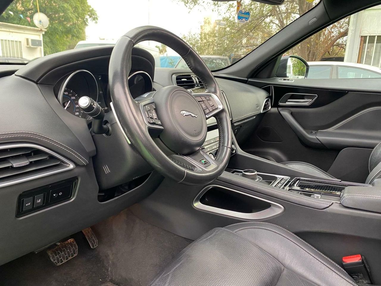 Jaguar F-Pace 2.0 240CV - Foto 12