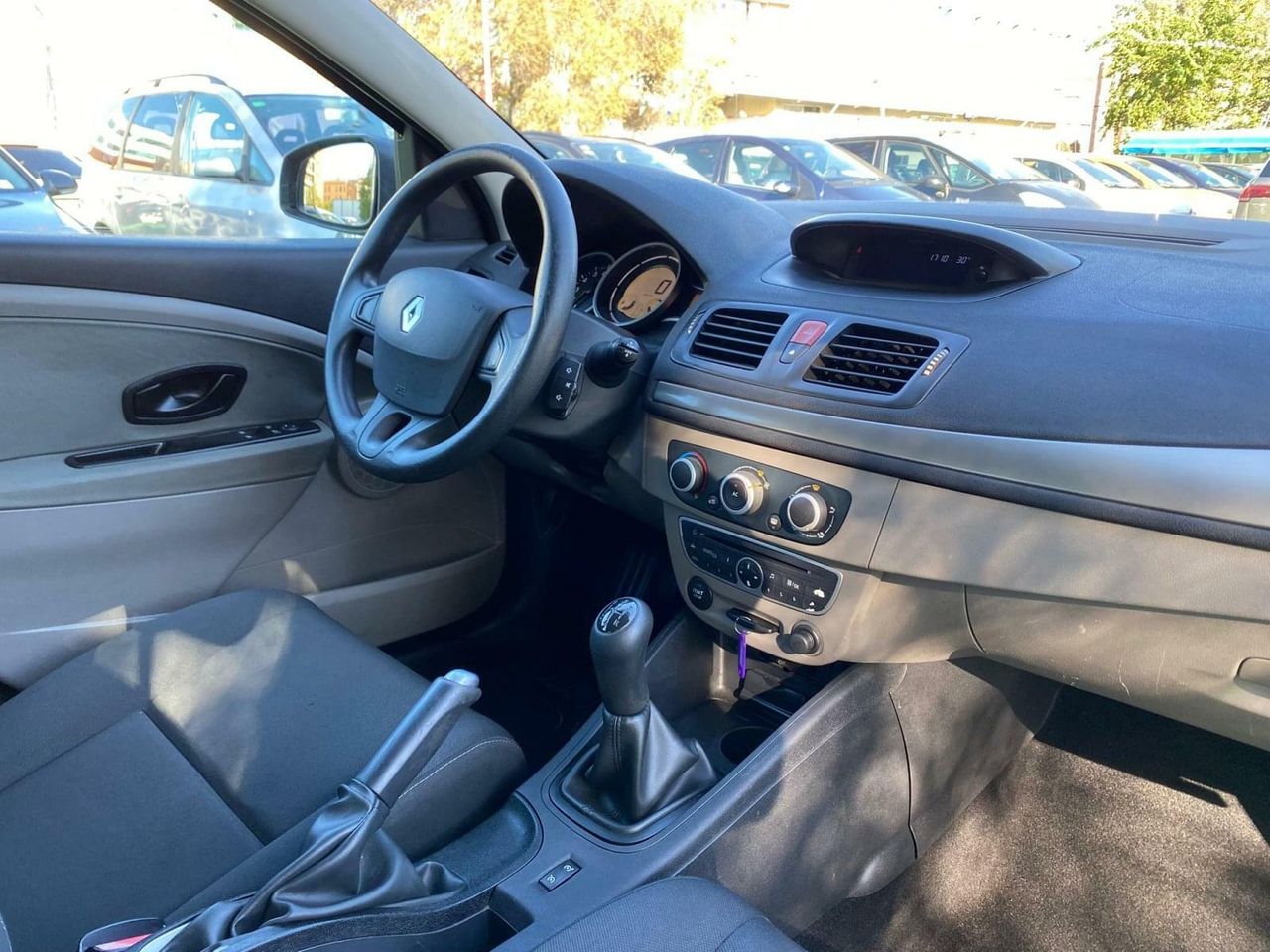 Renault Megane 1.6 100CV - Foto 11
