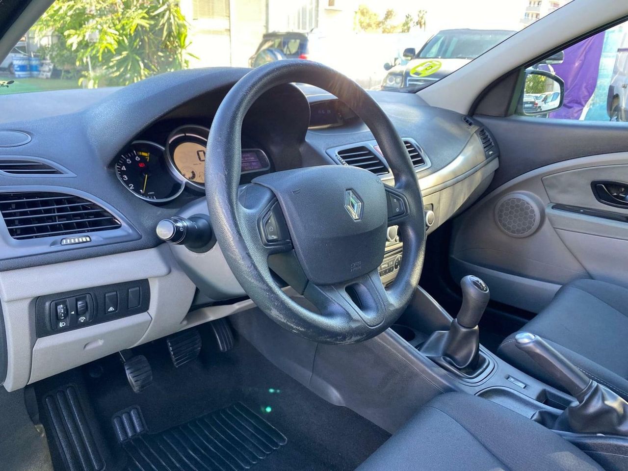 Renault Megane 1.6 100CV - Foto 30