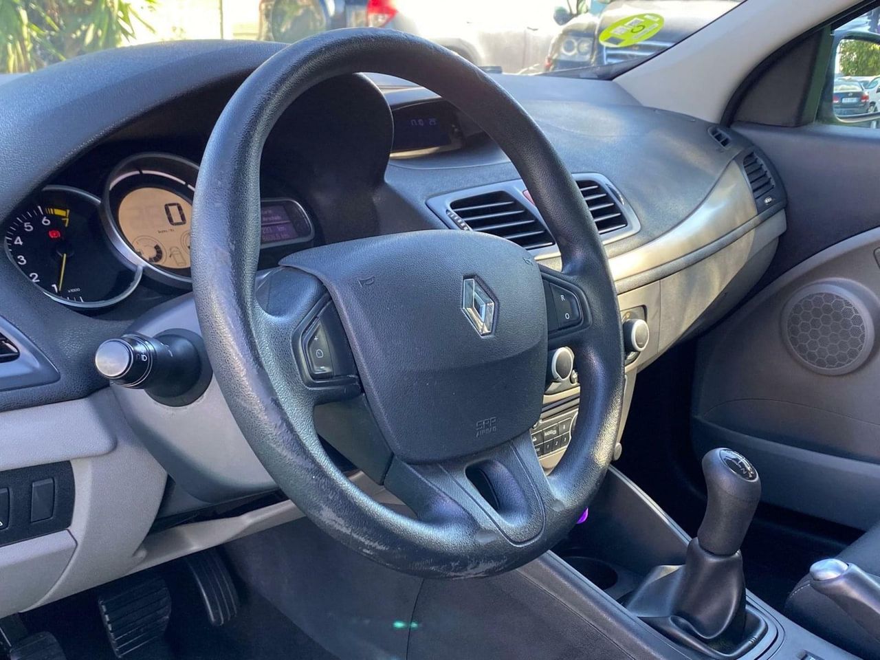 Renault Megane 1.6 100CV - Foto 8