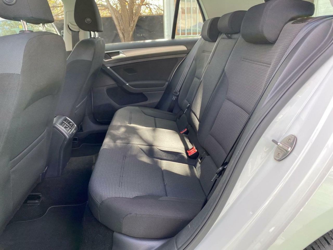 Volkswagen Golf 1.6 105CV - Foto 26
