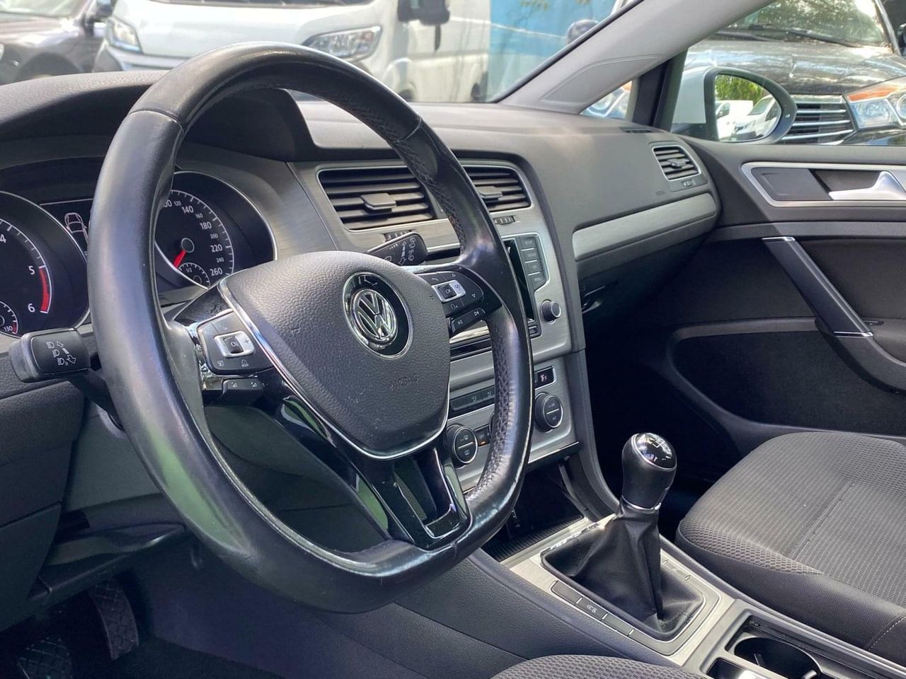 Volkswagen Golf 1.6 105CV - Foto 11