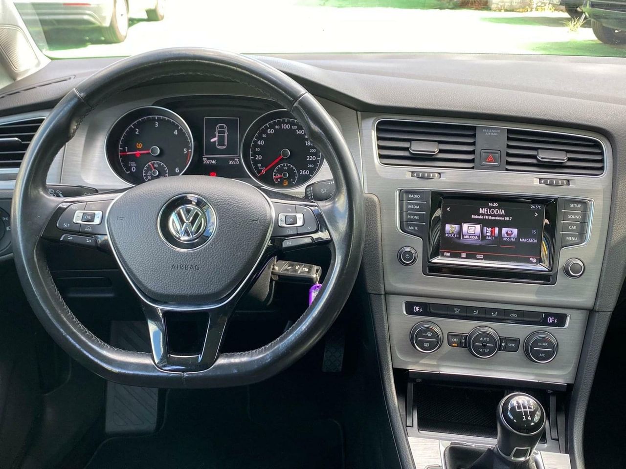 Volkswagen Golf 1.6 105CV - Foto 17