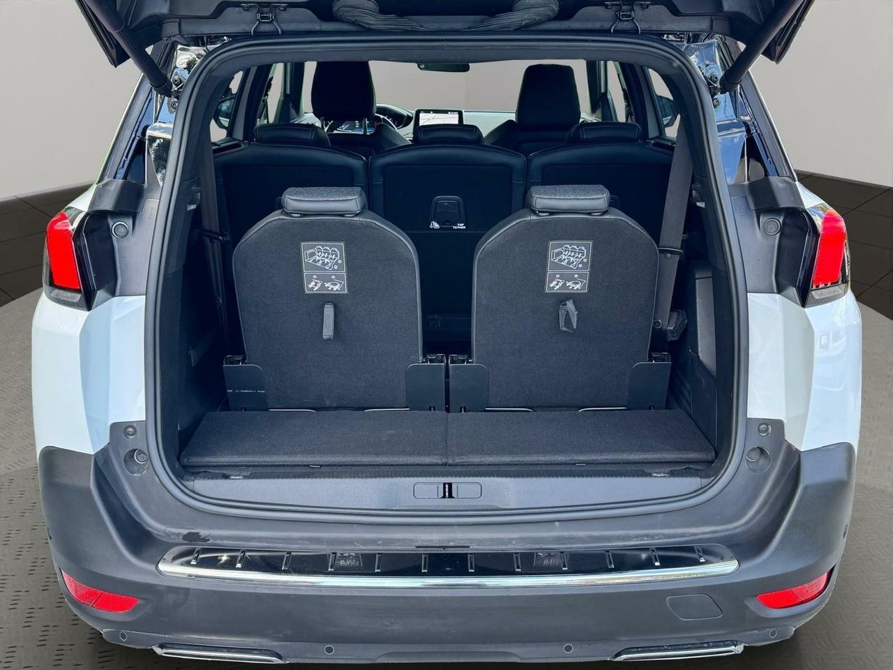 PEUGEOT 5008 1.5 130CV - Foto 42