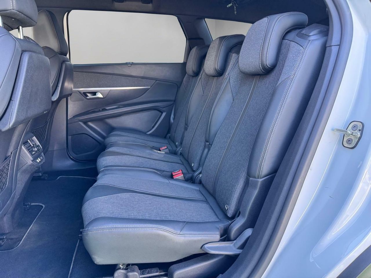 PEUGEOT 5008 1.5 130CV - Foto 19