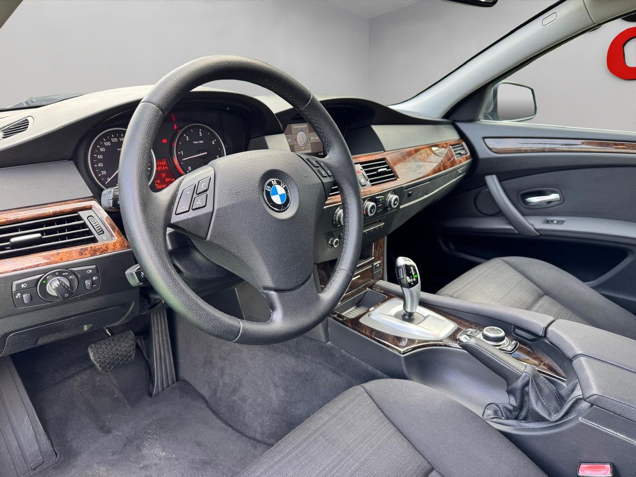 BMW SERIE 5 525D AUT. - Foto 8