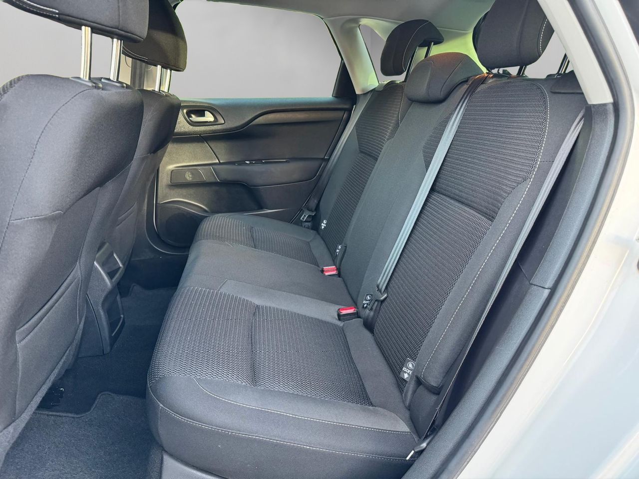 CITROEN C4 1.2 130CV - Foto 21