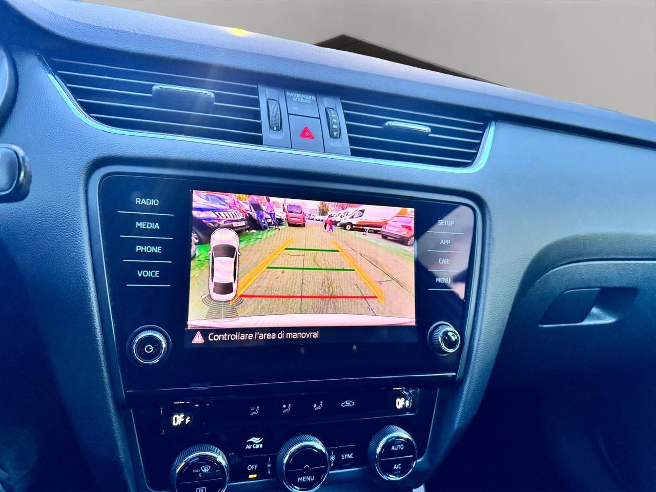 Skoda Octavia 1.6 TDI 85KW 115CV Ambition - Foto 13