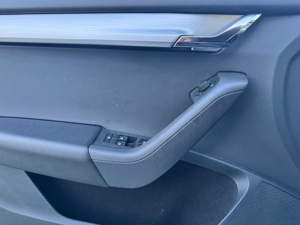 Skoda Octavia 1.6 TDI 85KW 115CV Ambition - Foto 19