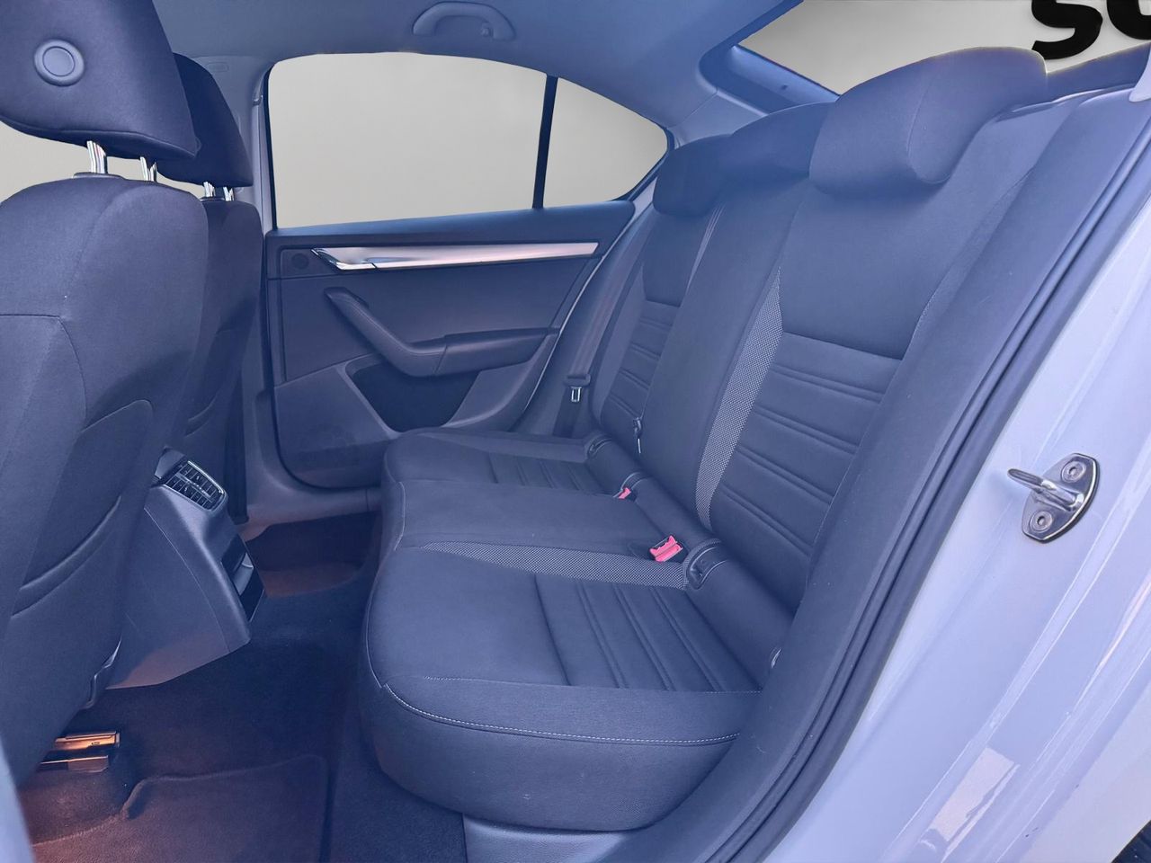 Skoda Octavia 1.6 TDI 85KW 115CV Ambition - Foto 23