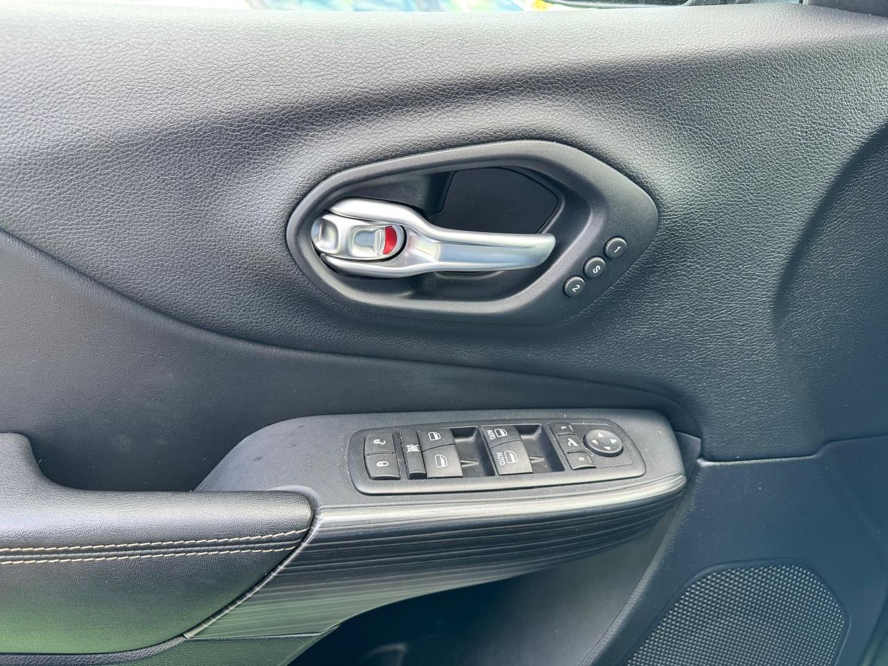 Jeep Cherokee JEEP Cherokee 2.2 CRD 147kW Limited Auto 4x4 AD2 - Foto 21