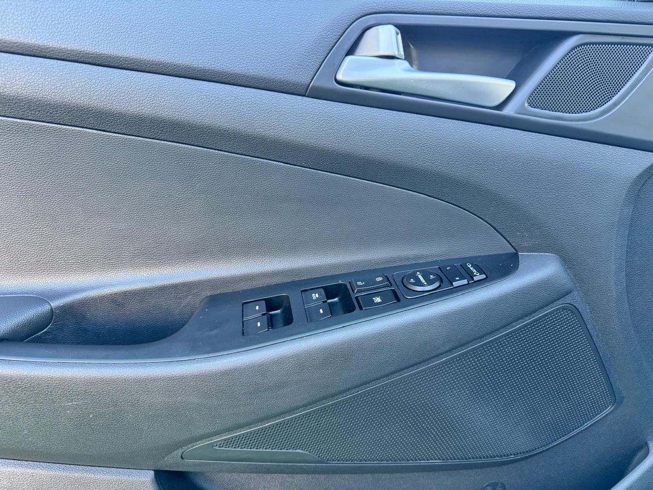 Hyundai Tucson 2.0 CRDi 100 kW (136 CV) 4x4 Go Sky Aut. - Foto 18