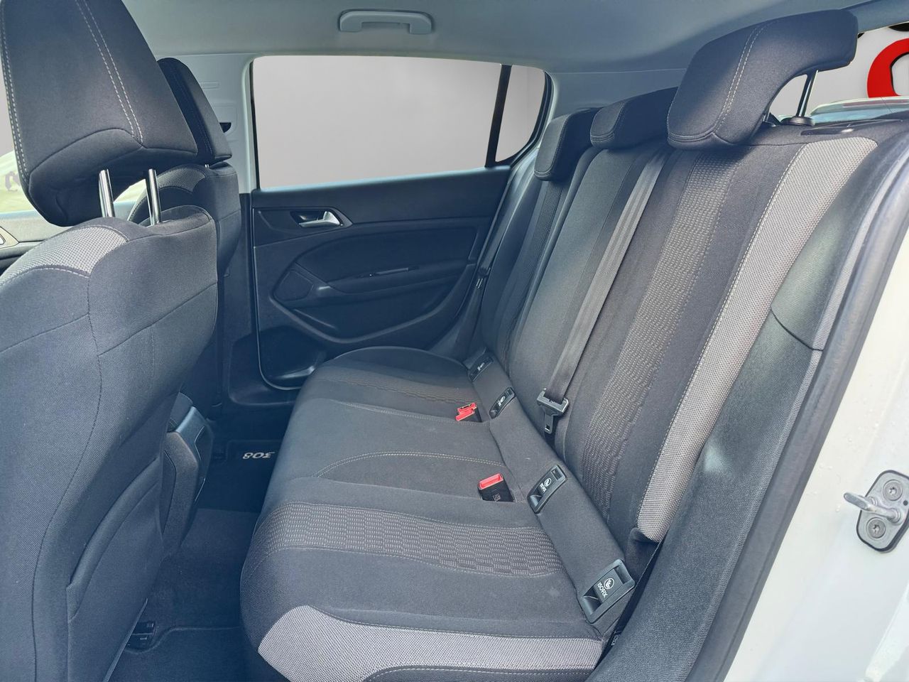 Peugeot 308 5p Style 1.6 BlueHDi 120 - Foto 23