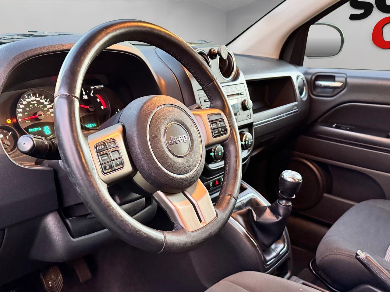 Jeep Compass 2.2 CRD Limited 4x4 163 CV - Foto 8