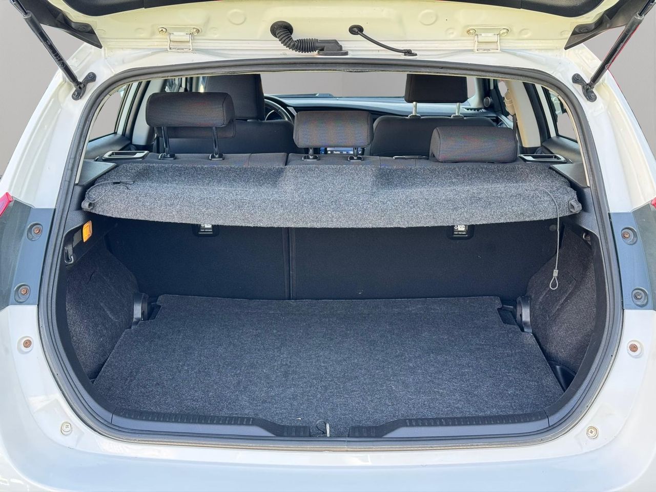 Toyota Auris 1.4 90D Active - Foto 25