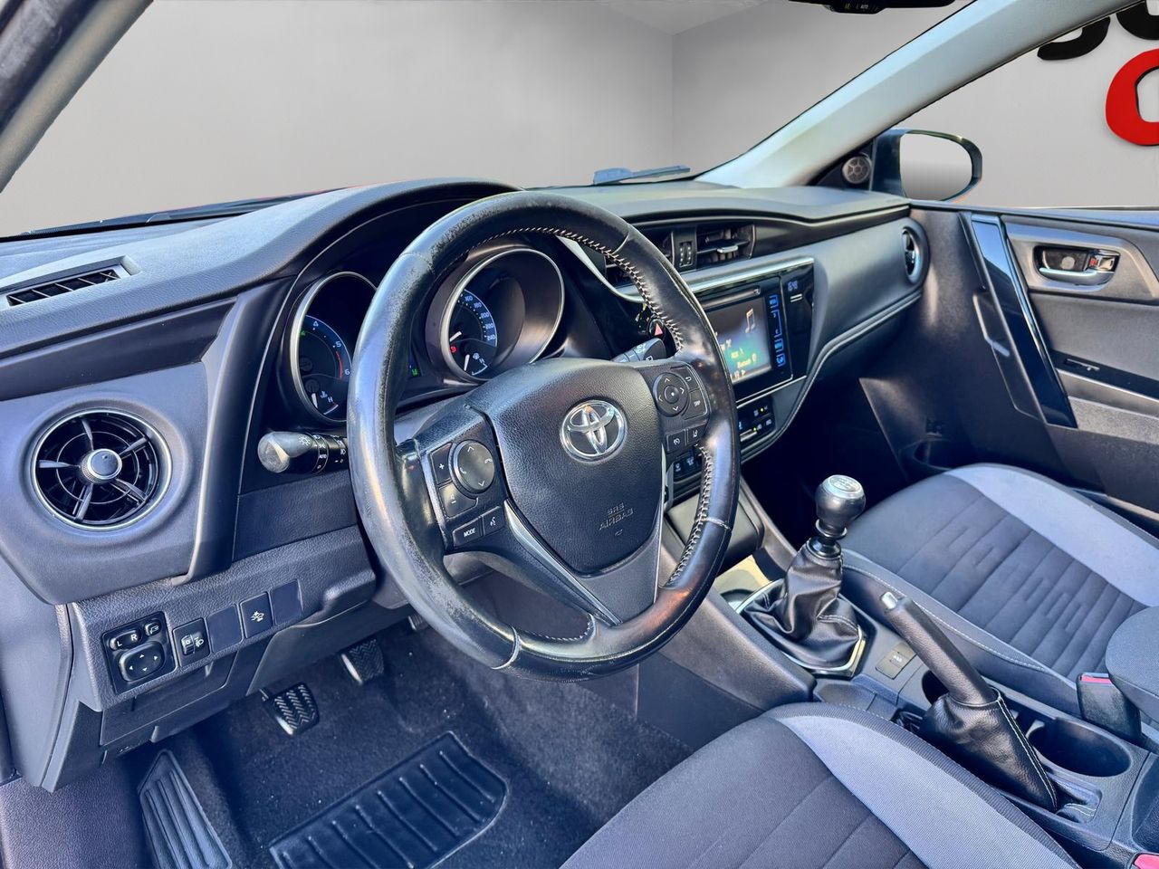 Toyota Auris 1.4 90D Active - Foto 8