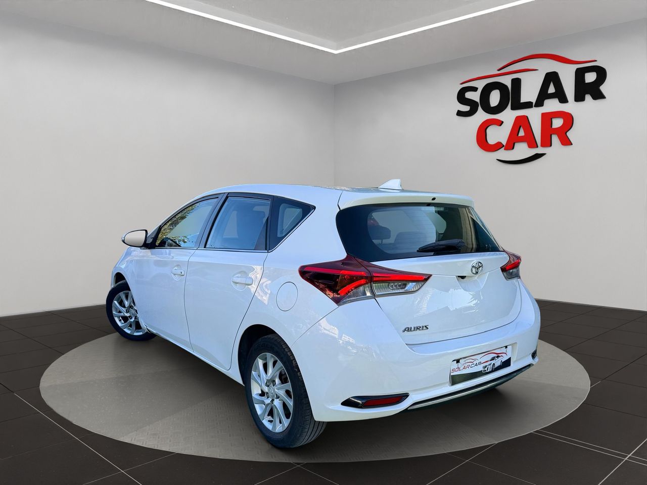 Toyota Auris 1.4 90D Active - Foto 24