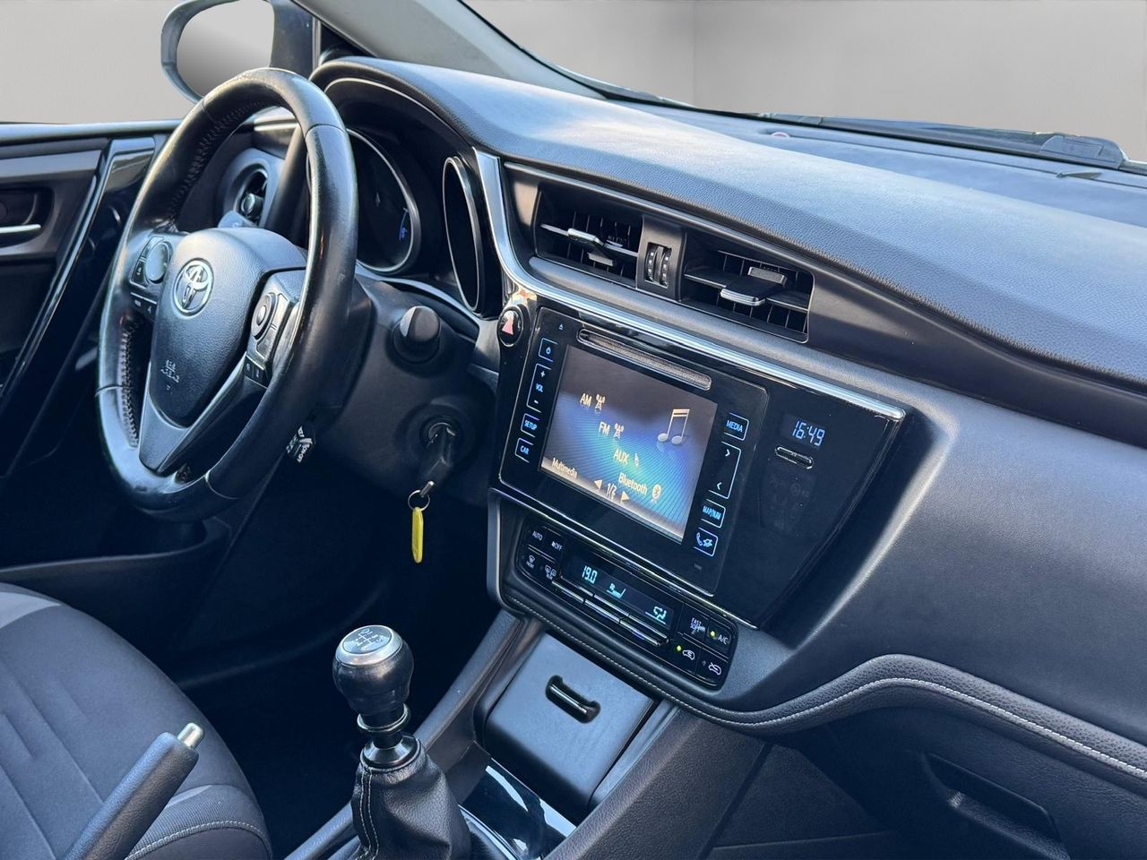 Toyota Auris 1.4 90D Active - Foto 10