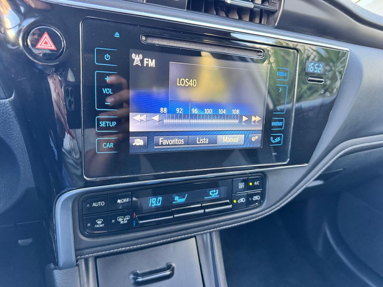 Toyota Auris 1.4 90D Active - Foto 13