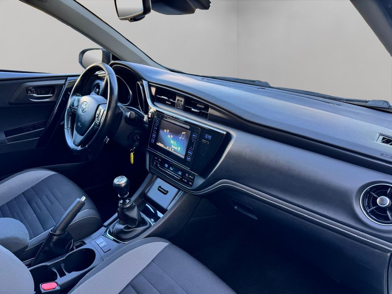 Toyota Auris 1.4 90D Active - Foto 11