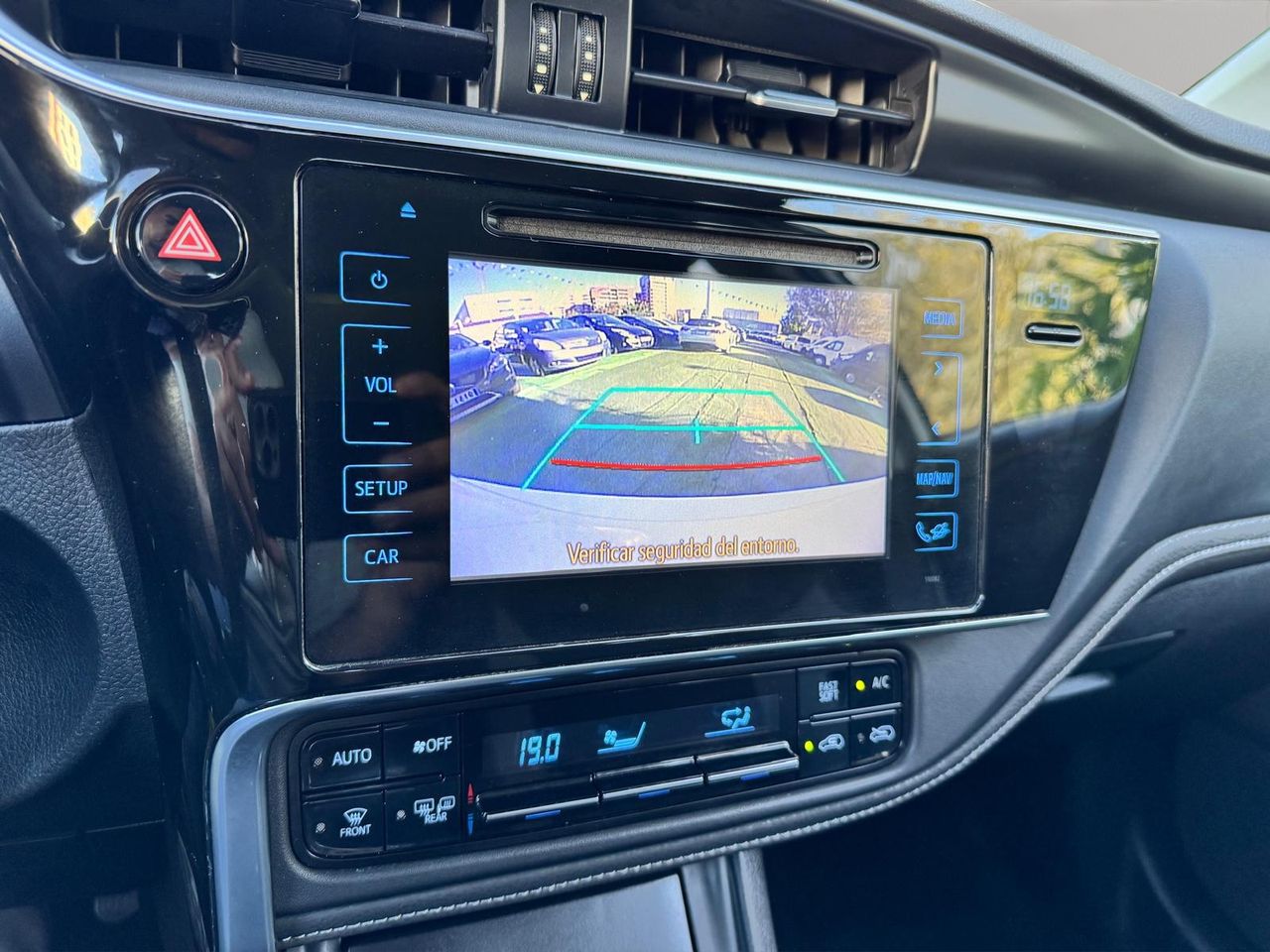 Toyota Auris 1.4 90D Active - Foto 15