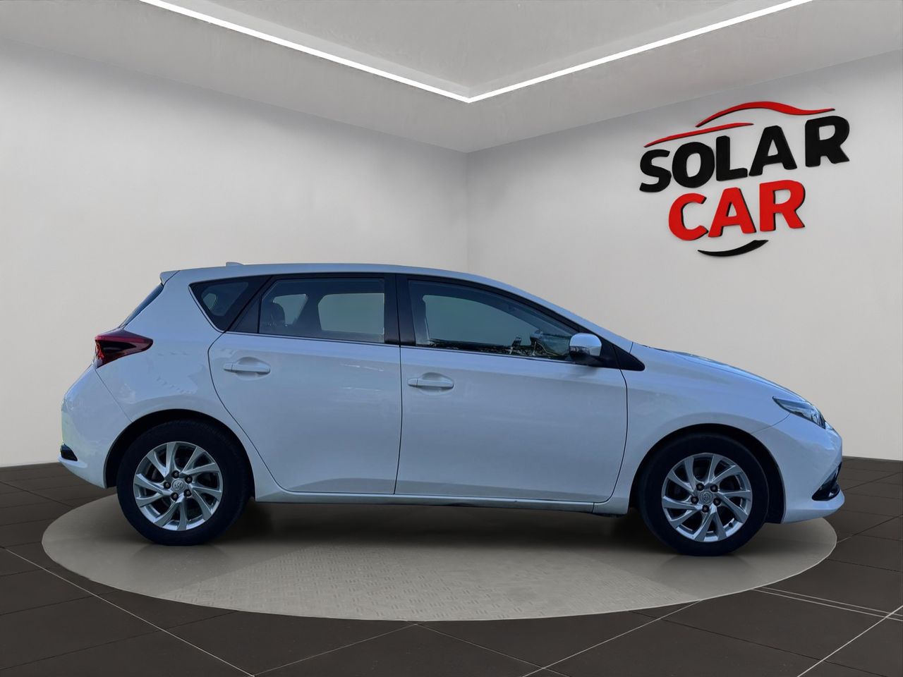 Toyota Auris 1.4 90D Active - Foto 5