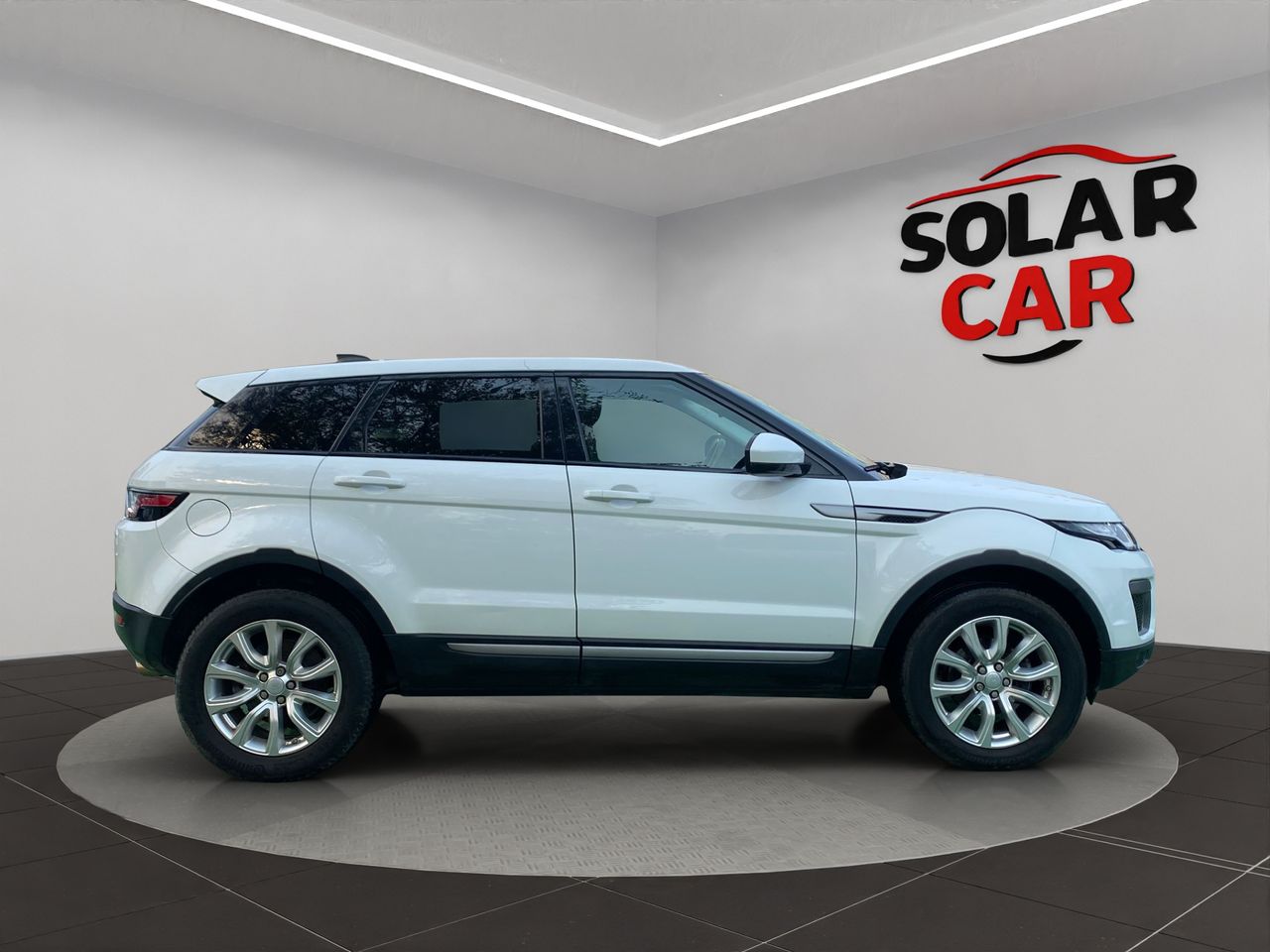 Land-Rover Range Rover Evoque 2.0L eD4 Diesel 110kW 150CV 4x2 Pure - Foto 5