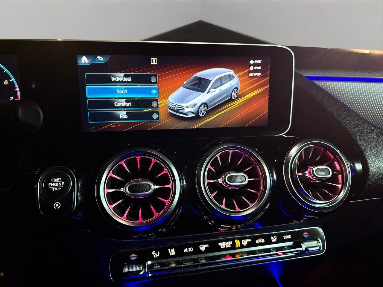 Mercedes Clase B B180 1.4 136 - Foto 15