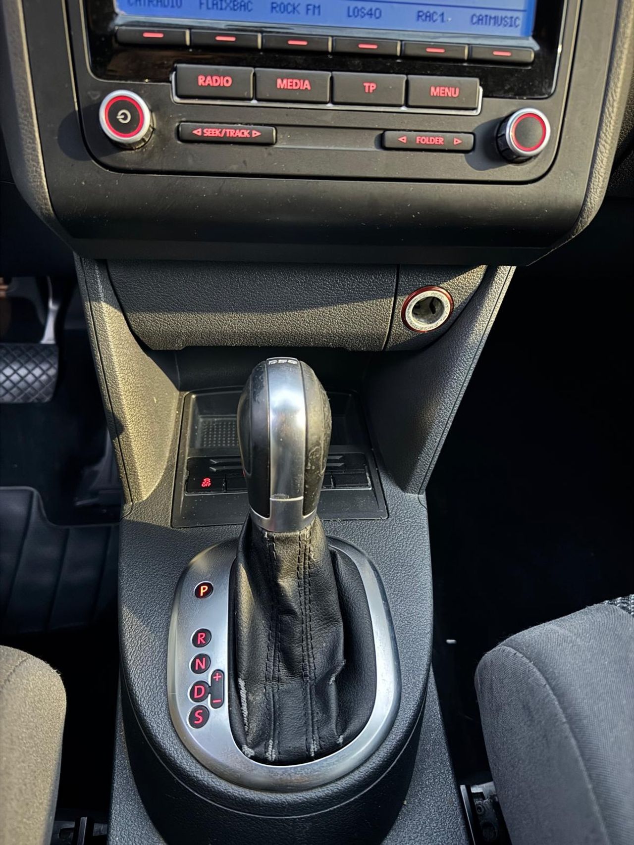 Volkswagen Touran Edition 1.6 TDI 105 CV DSG 7 vel. - Foto 18